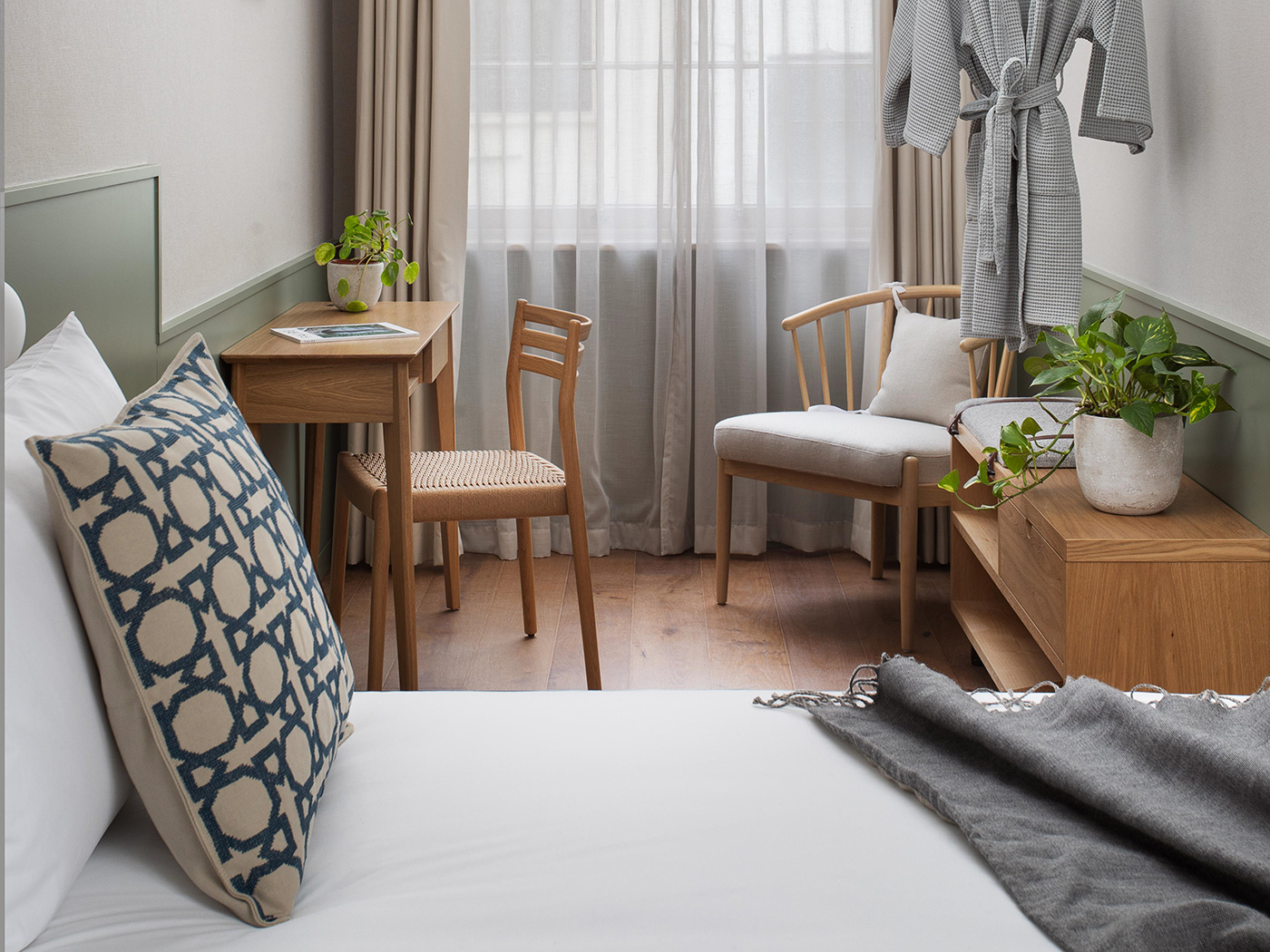 Inhabit Queens Gardens Family Suite R 04