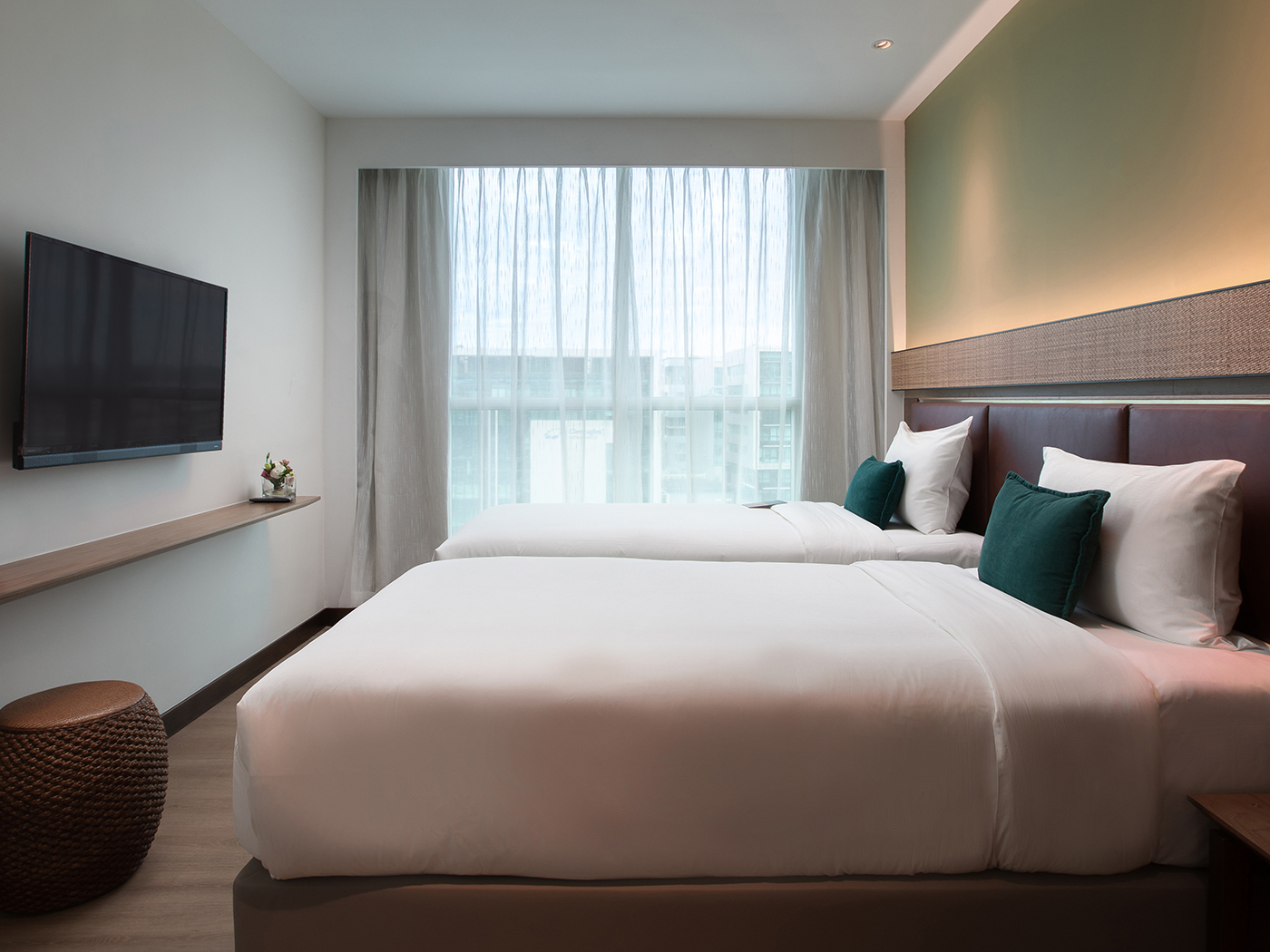 The Luma Fern Cosy Hollywood R 01