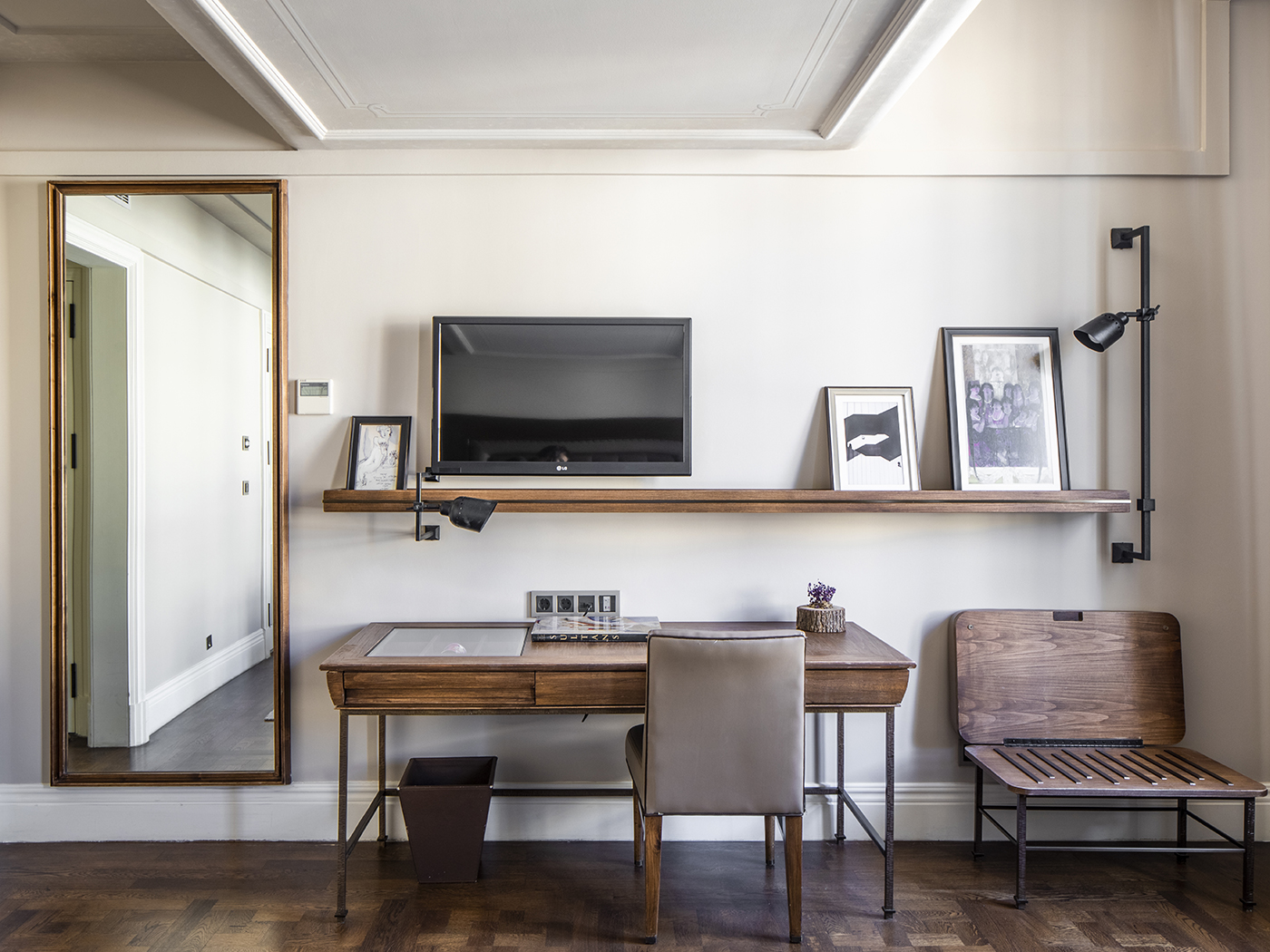 Bank Hotel Istanbul Deluxe King Room R 03