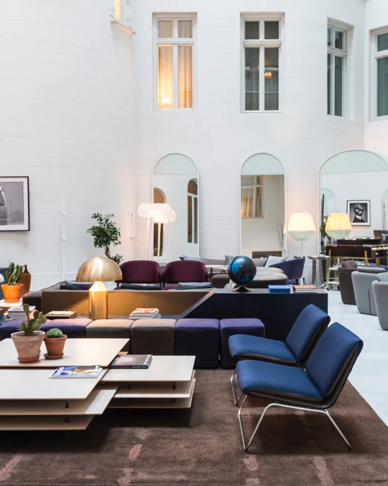 006 Blique By Nobis Lobby