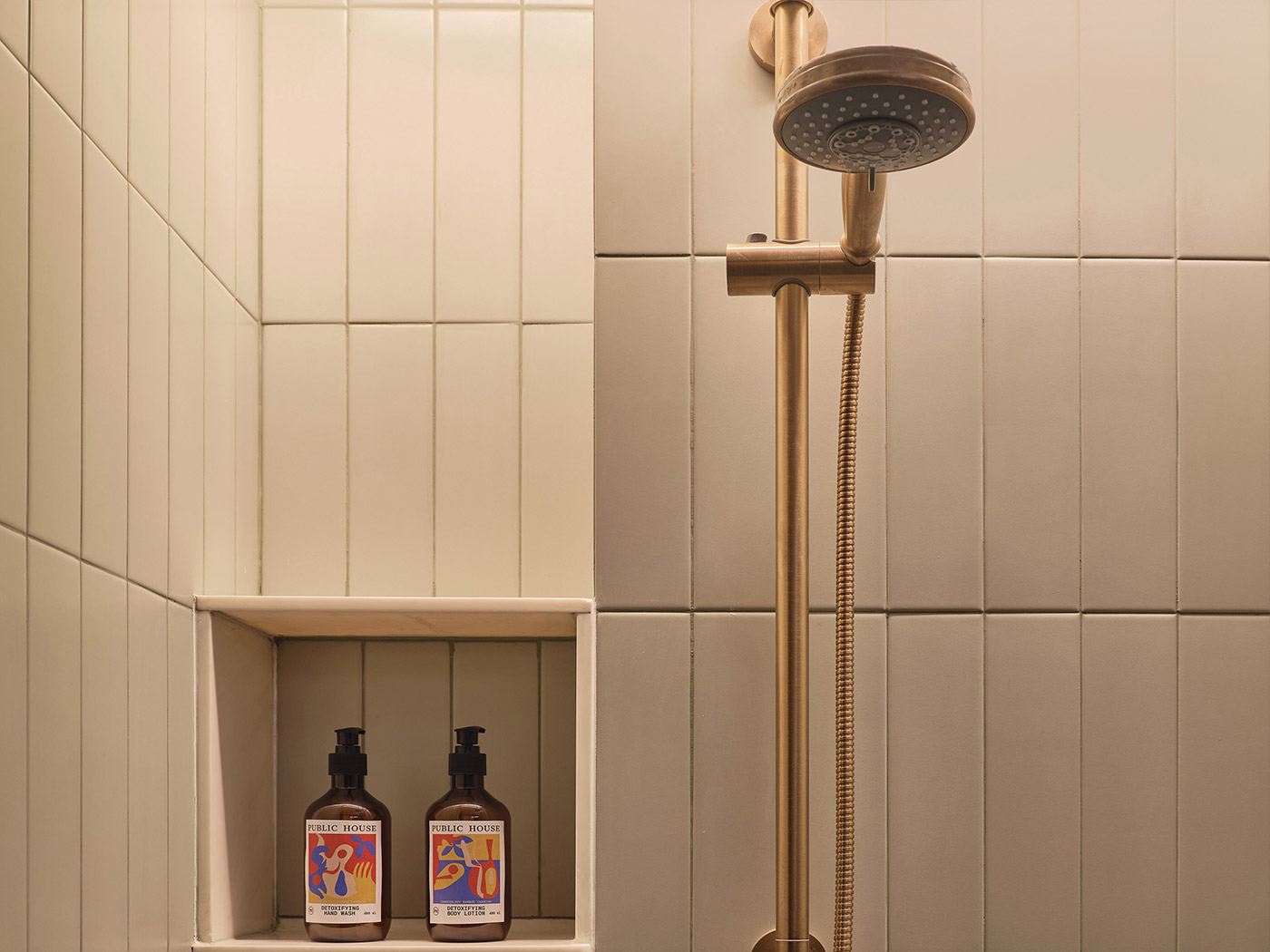 Public House Bangkok Uptown King R V2 06