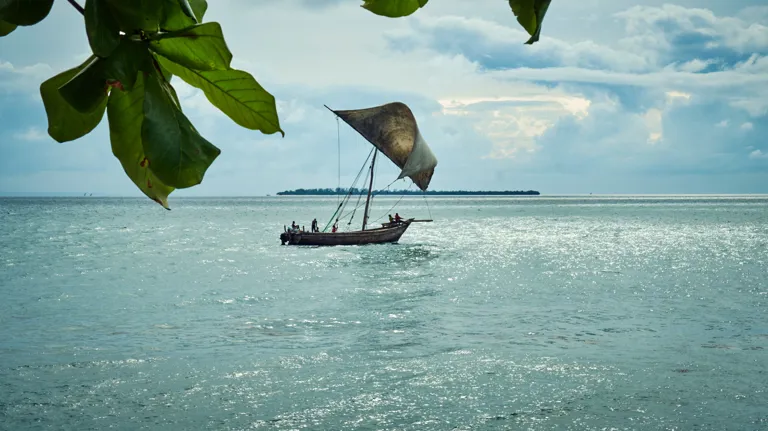 006 Zuri Zanzibar Women Beach (1)