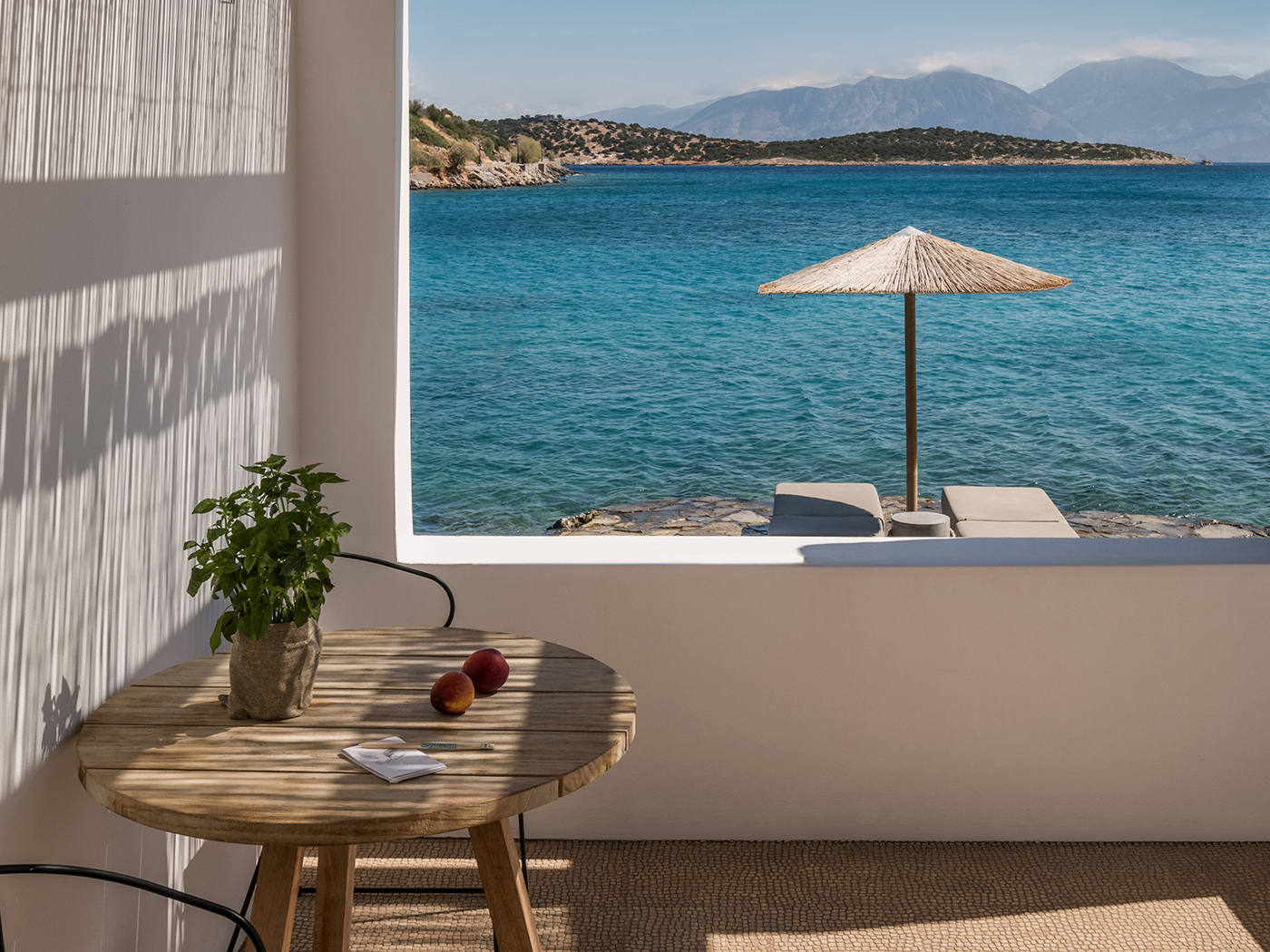 Minos Beach Waterfront Bungalow V3 R 06