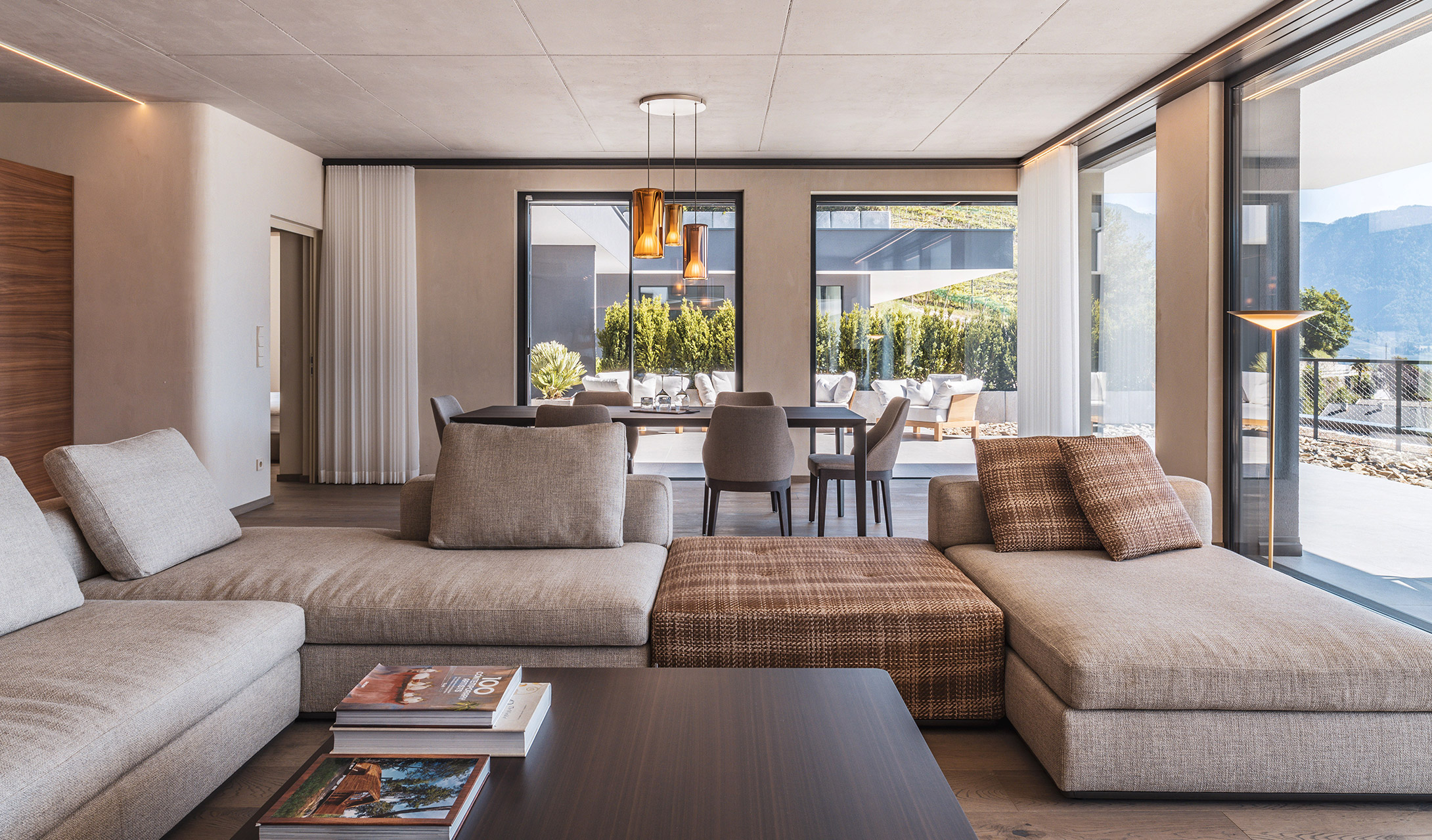 G 15 Arua Private Spa Villas