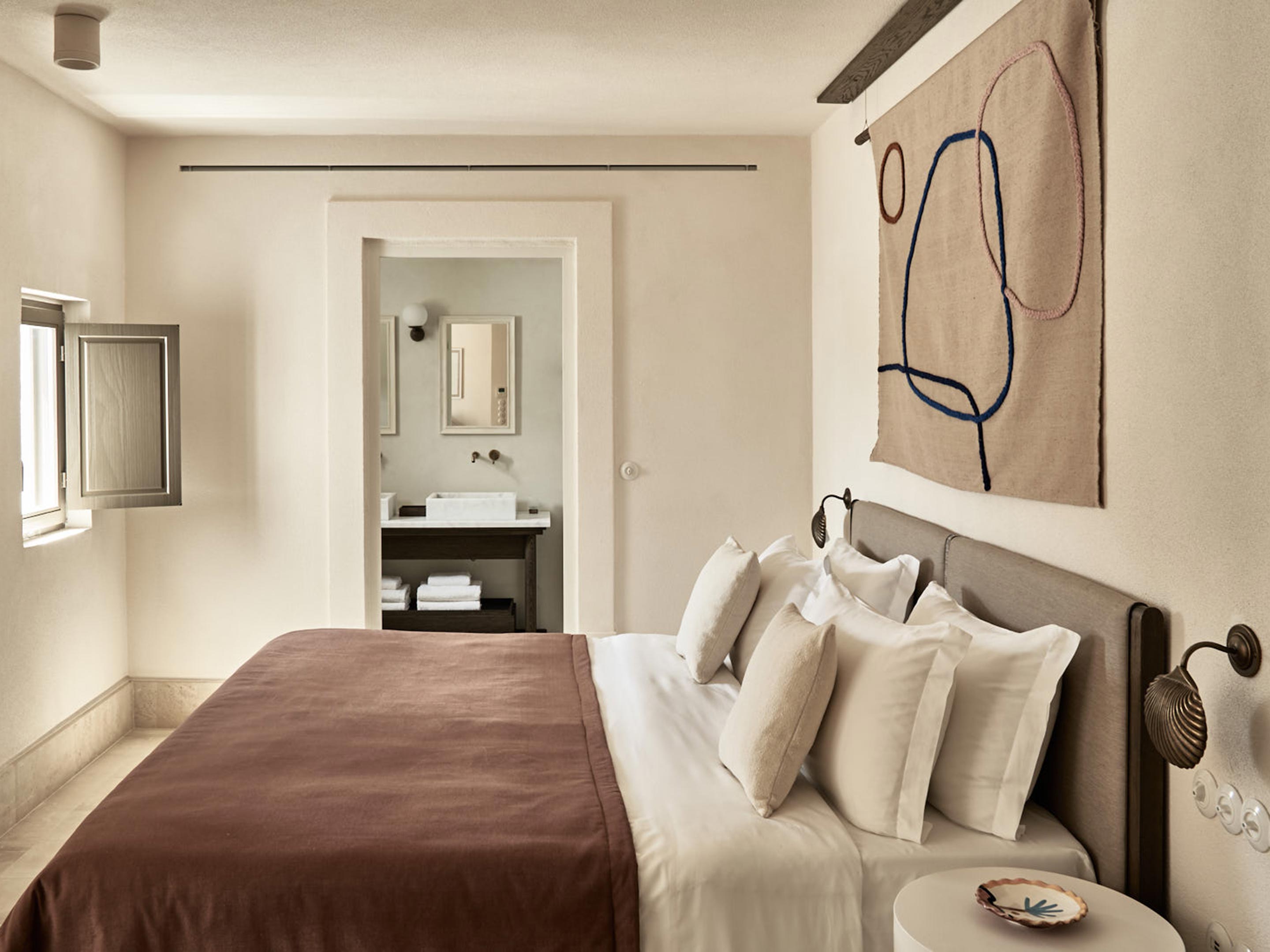 Parilio Rooms in Paros