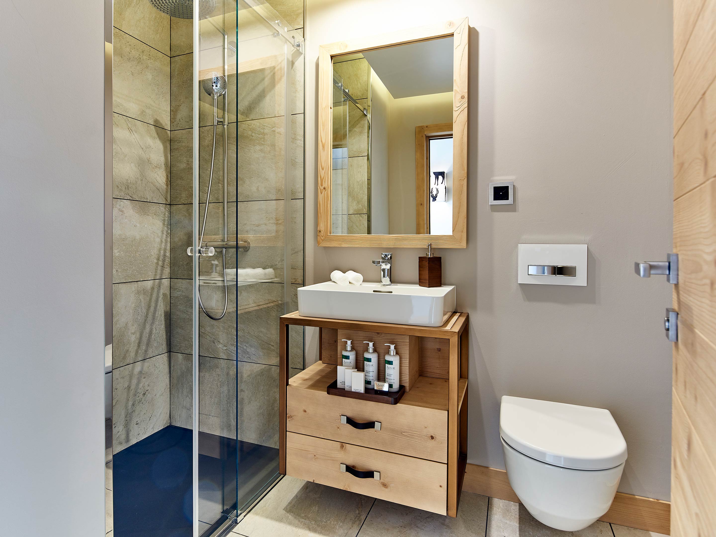 Chandolin Boutique Hotel Shower in Chandolin