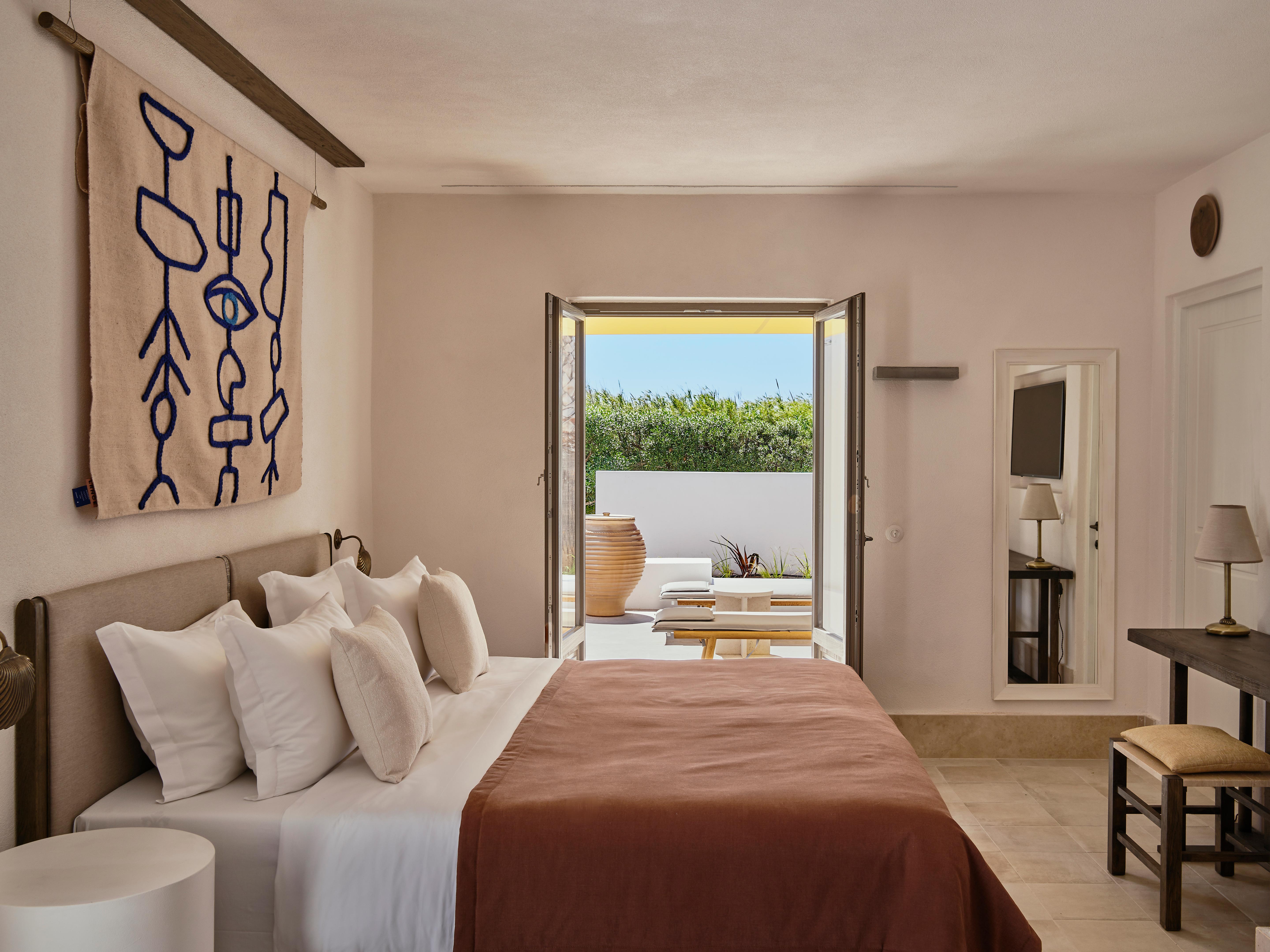 Parilio Rooms in Paros