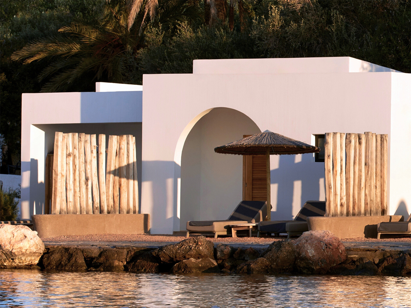 Minos Beach Waterfront Bungalow R 07