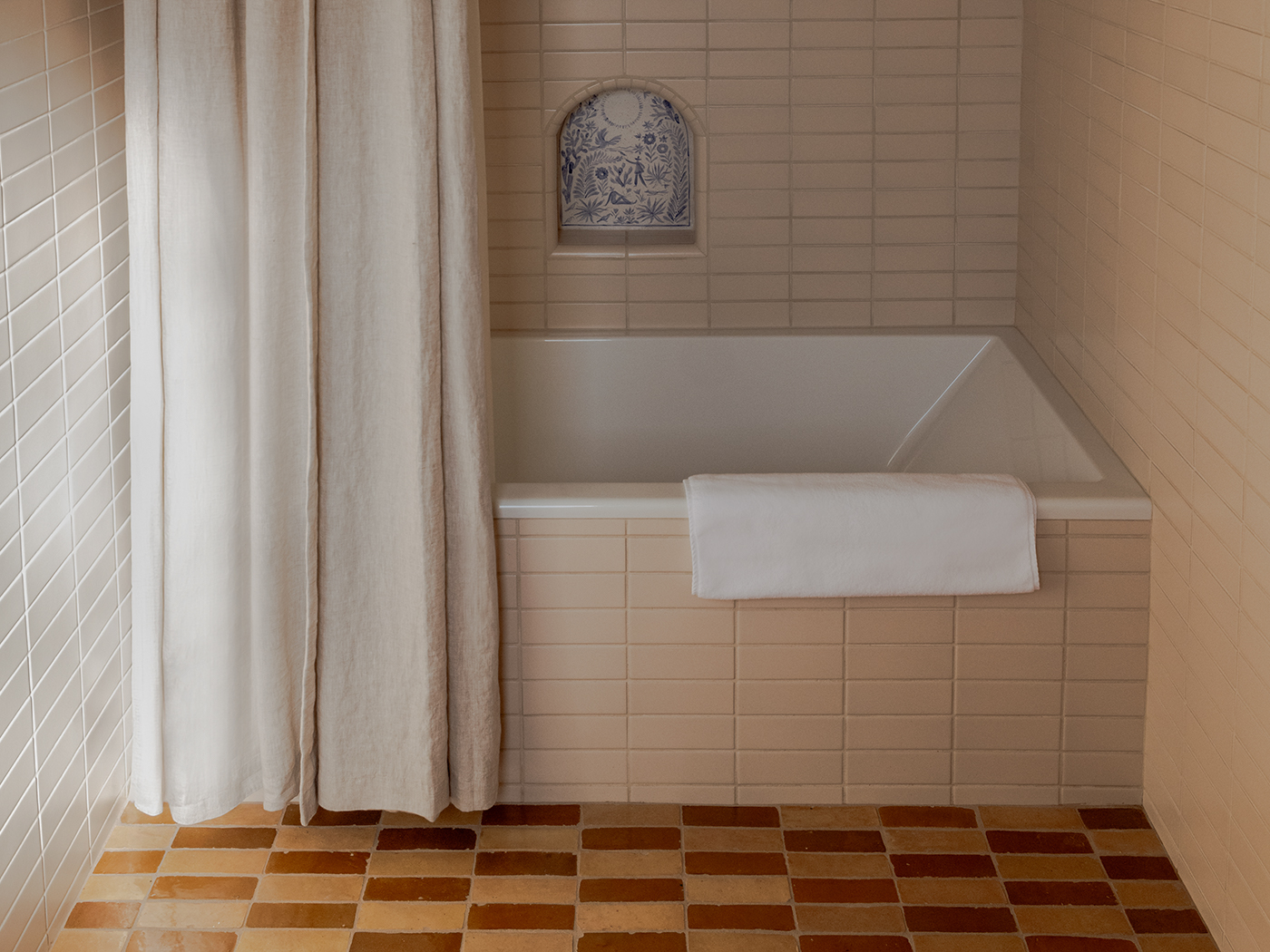 Sunset Deluxe King Be 07