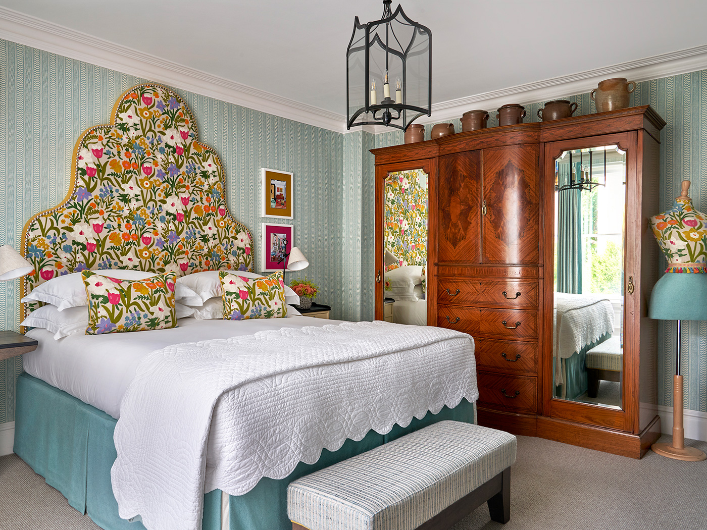 Number Sixteen Deluxe Room R V2 010