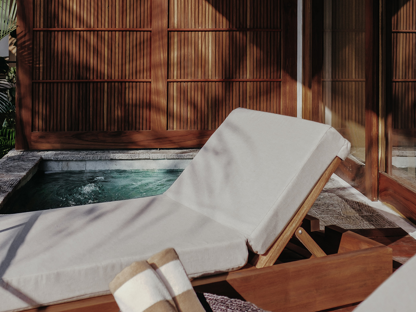 Musa Deluxe Hideaway R 03