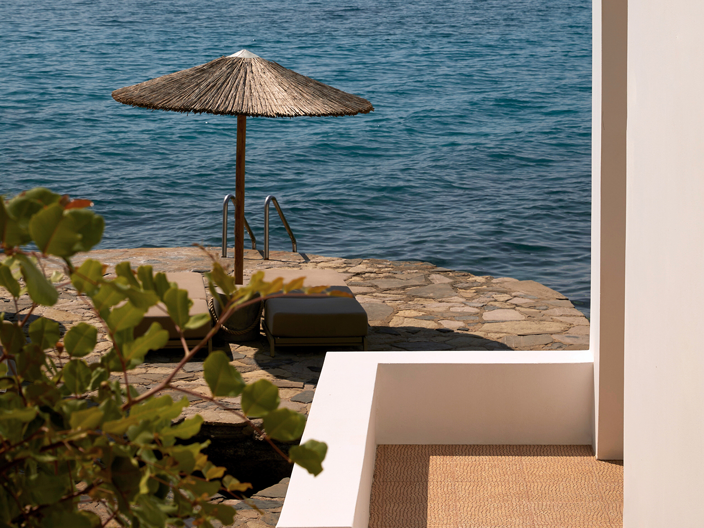 Minos Beach Waterfront Bungalow V3 R 07