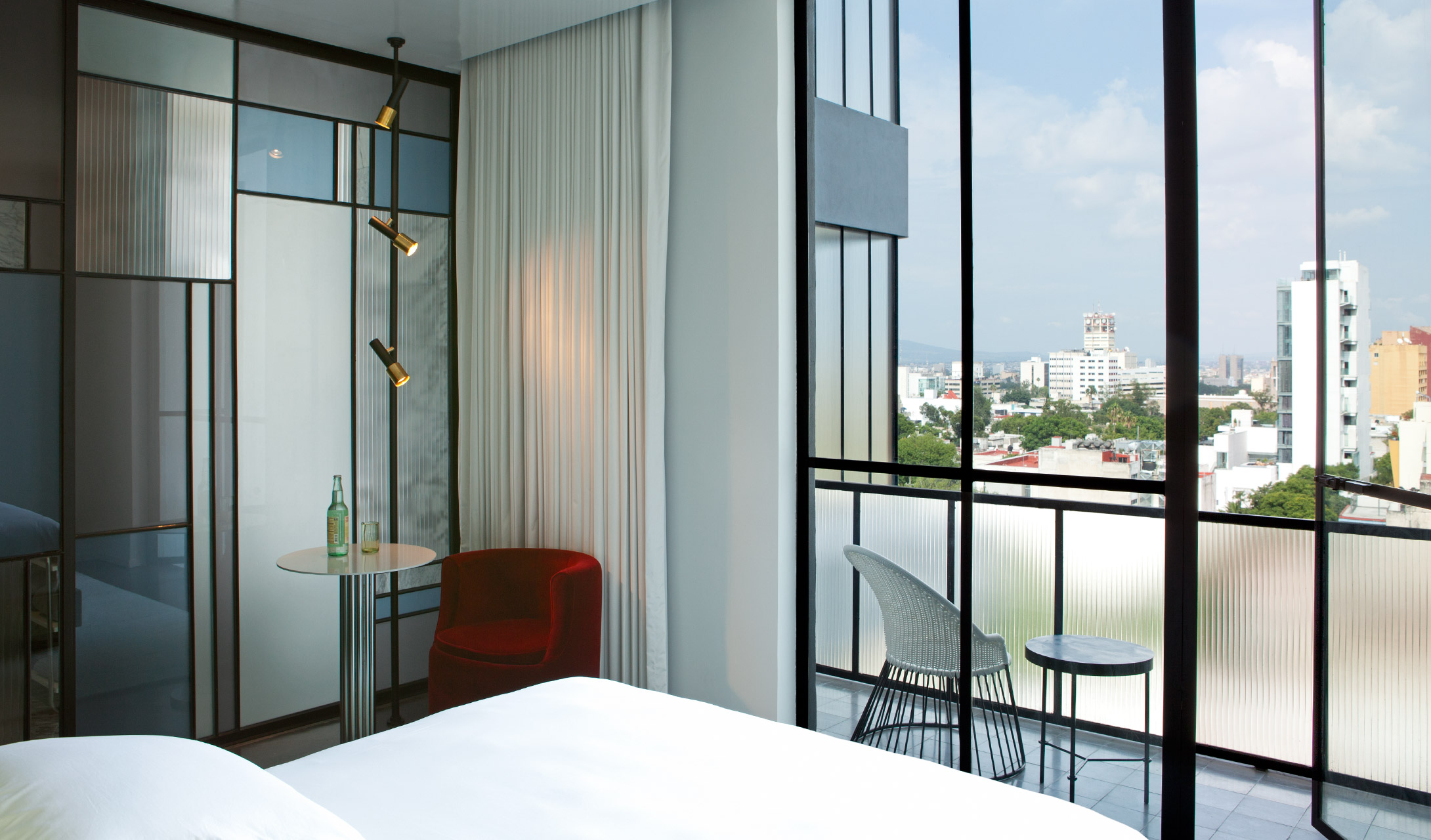 Casa Fayette Bedroom Interior City View M 06 R V01