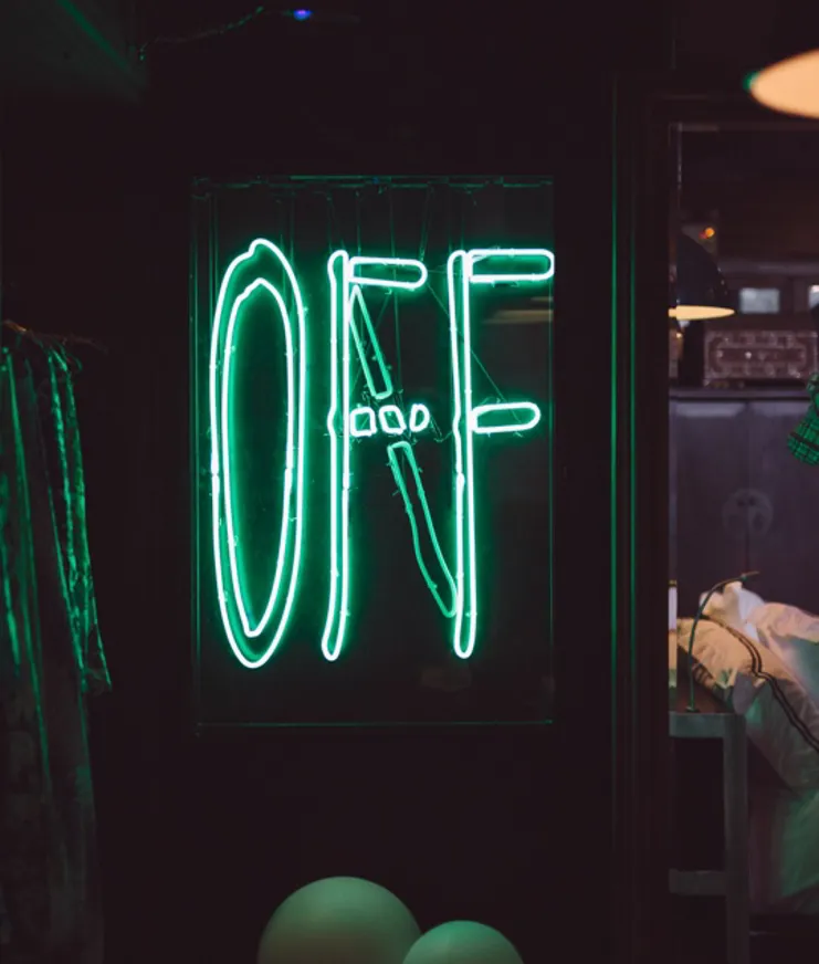 006 The Slate Mbo Neon Lights