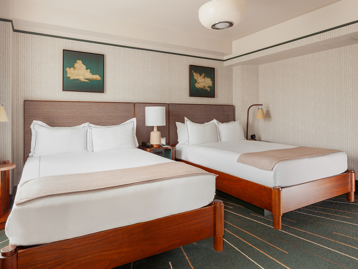 The Flat Iron Hotel Double Queen Ada R 01