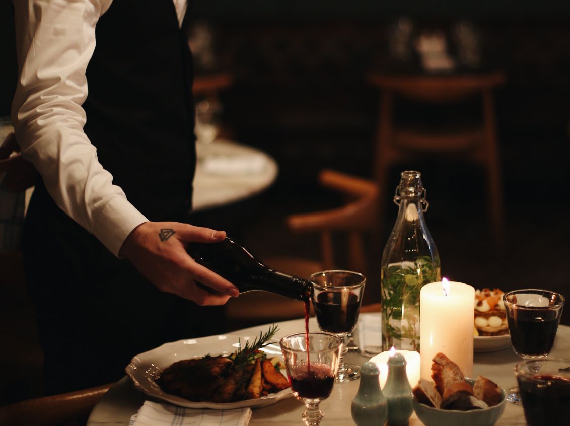 14 Destination Goergia Dining Table