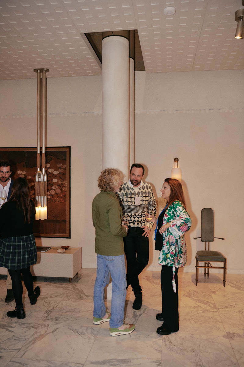 DH SALES23 CE London Apparatus 24