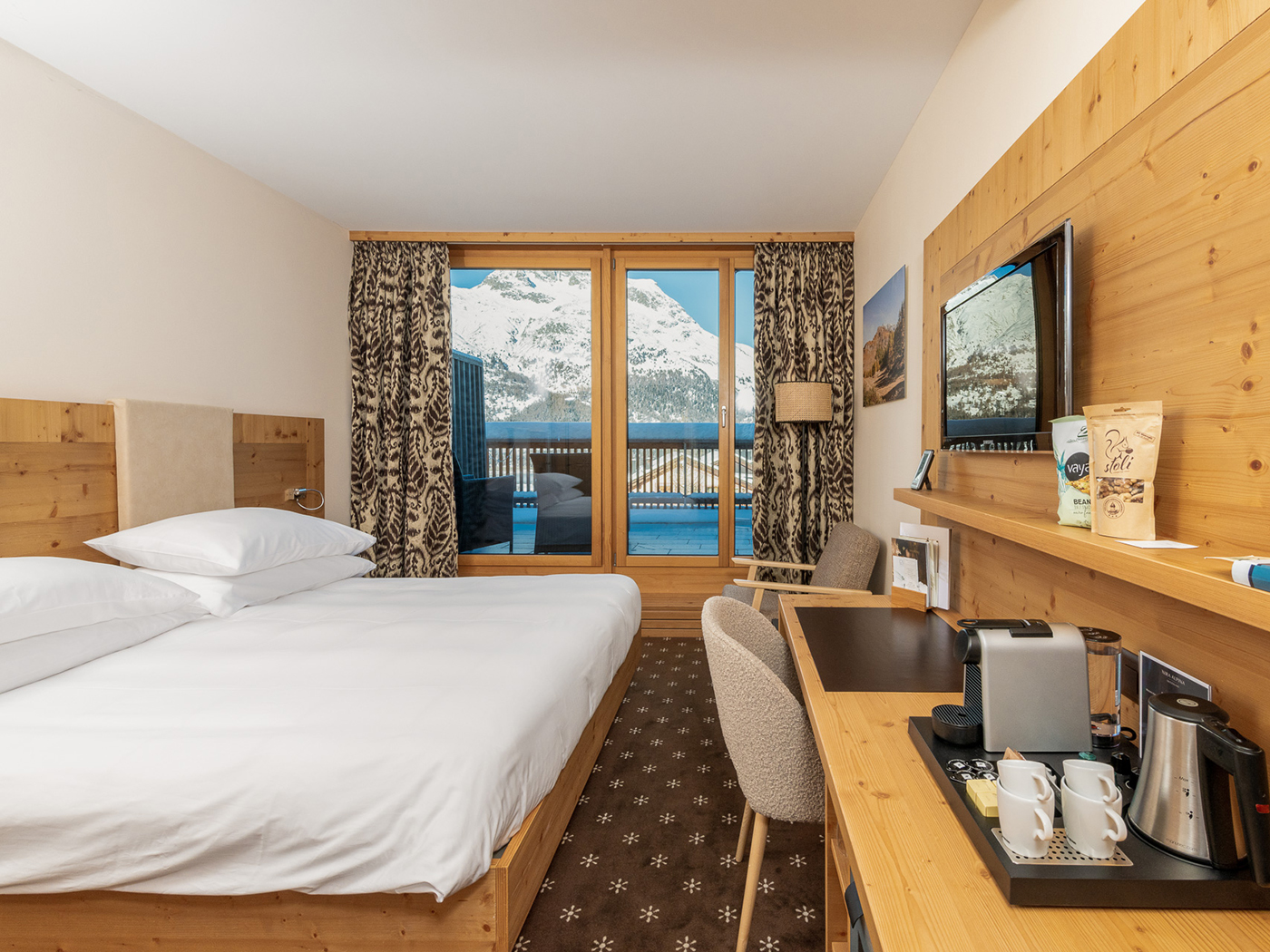 Nira Alpina Corvatsch Room R Winter 01