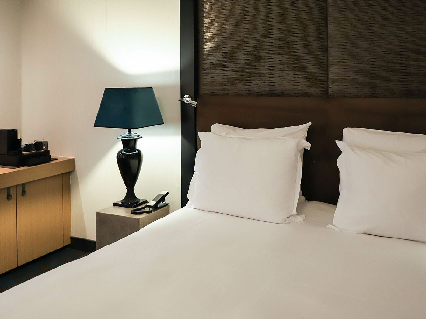 The Dominican Deluxe Room R 02