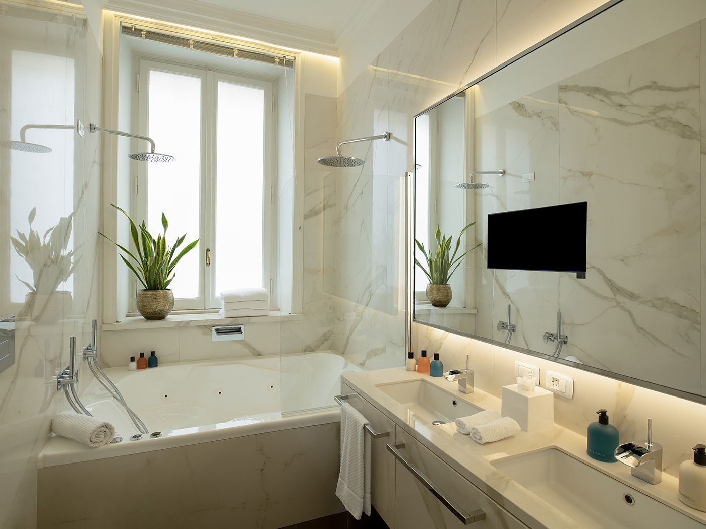 Elizabeth Unique Elizabeth Master Suite R 11