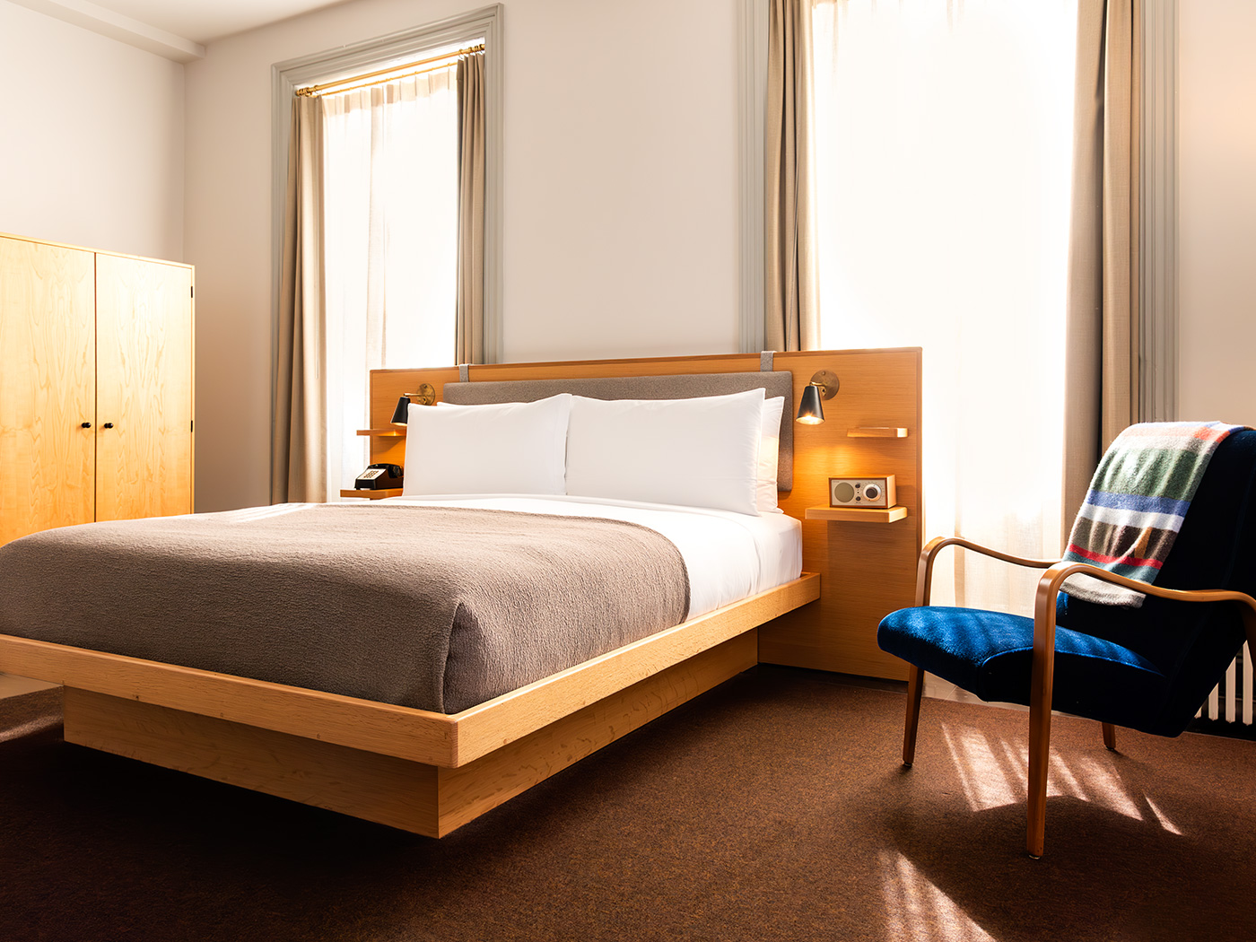 Hotel Kinsley Pearl St Grand King Fireplace R 04