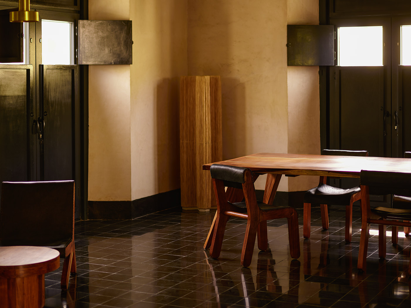 Hotel Sevilla Historic Patio Corner Suite R V3 02