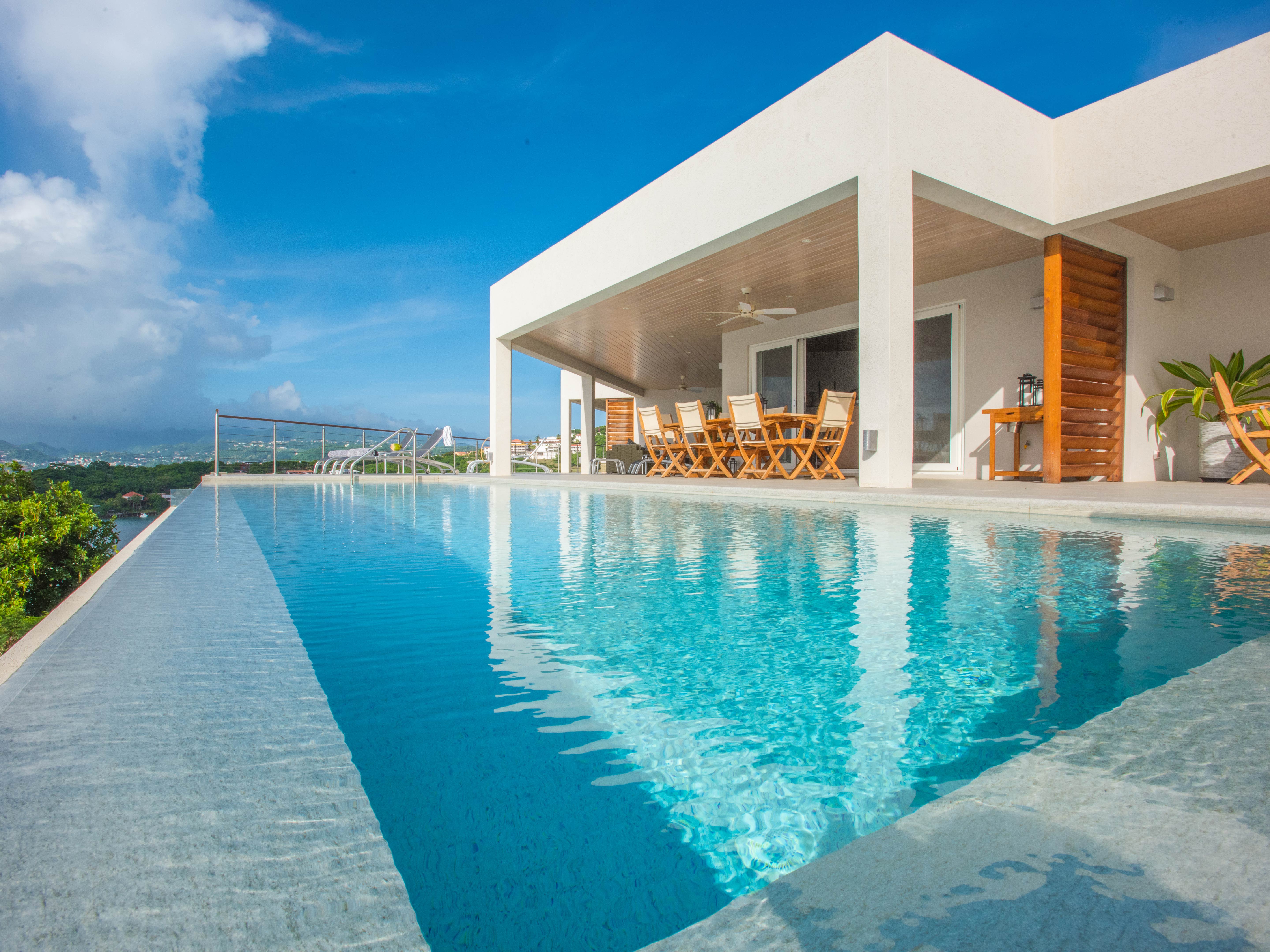 5 Bedroom Villa, Laluna