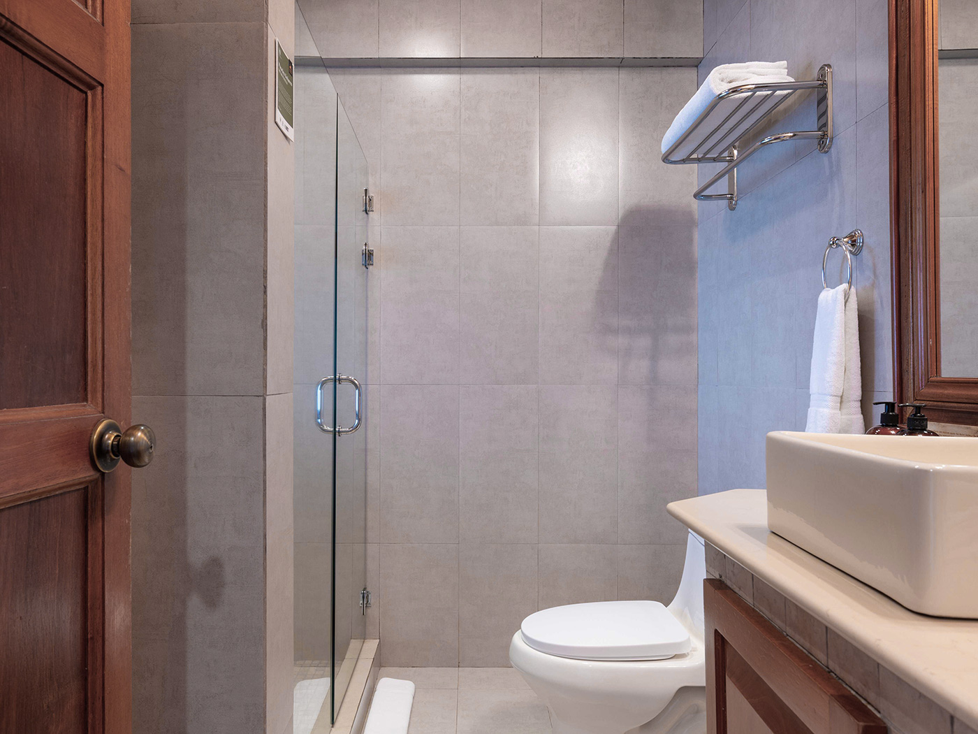 Hotel Belmar Peninsula Room R 04