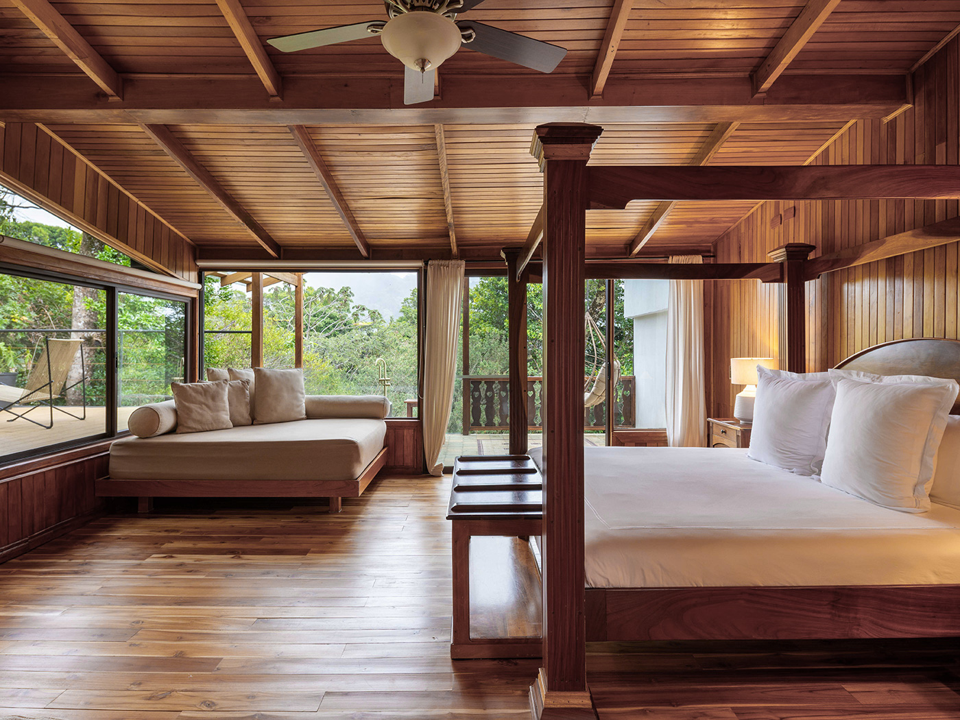 Hotel Belmar Canopy Room R 01