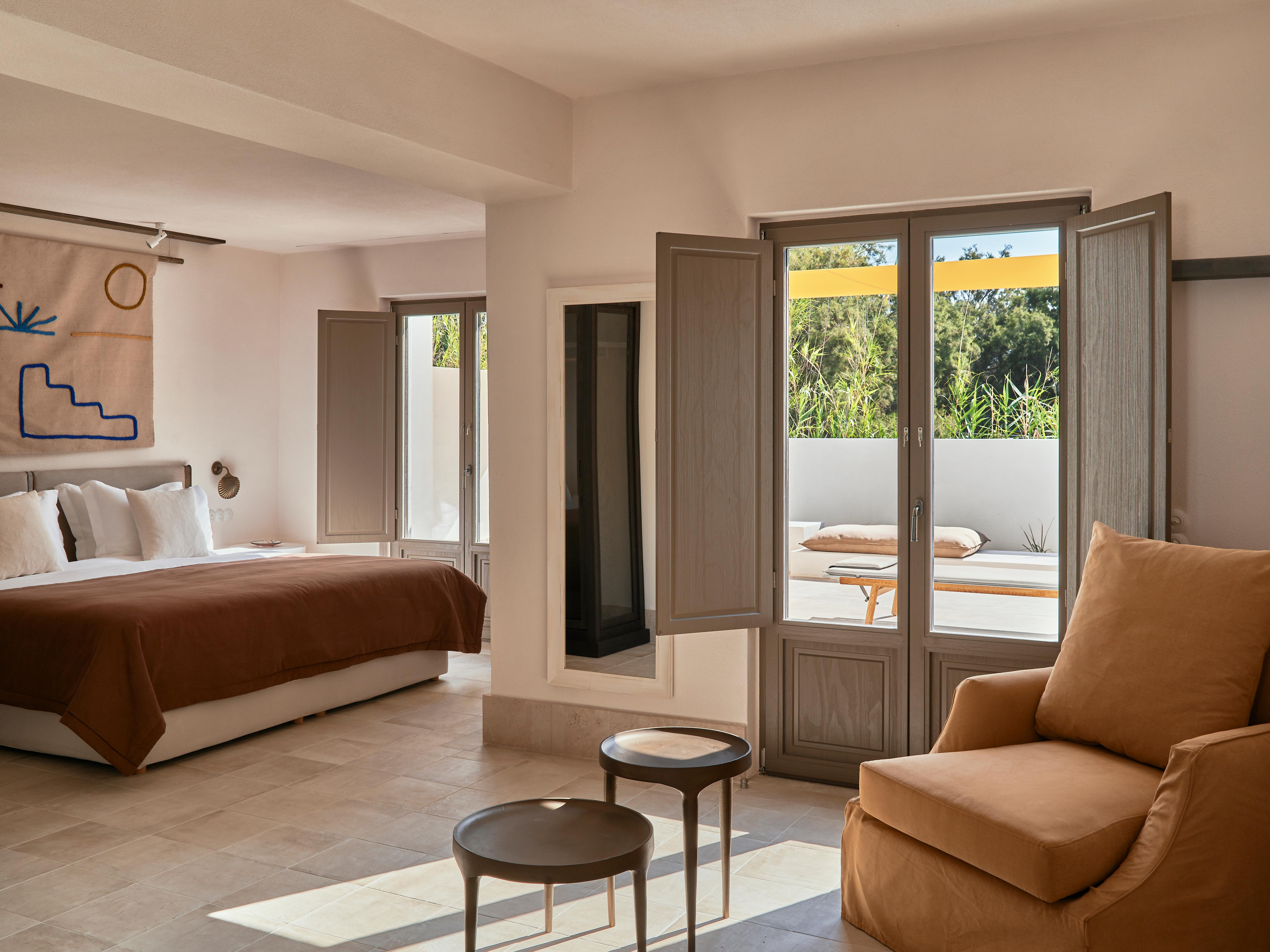 Parilio Rooms in Paros