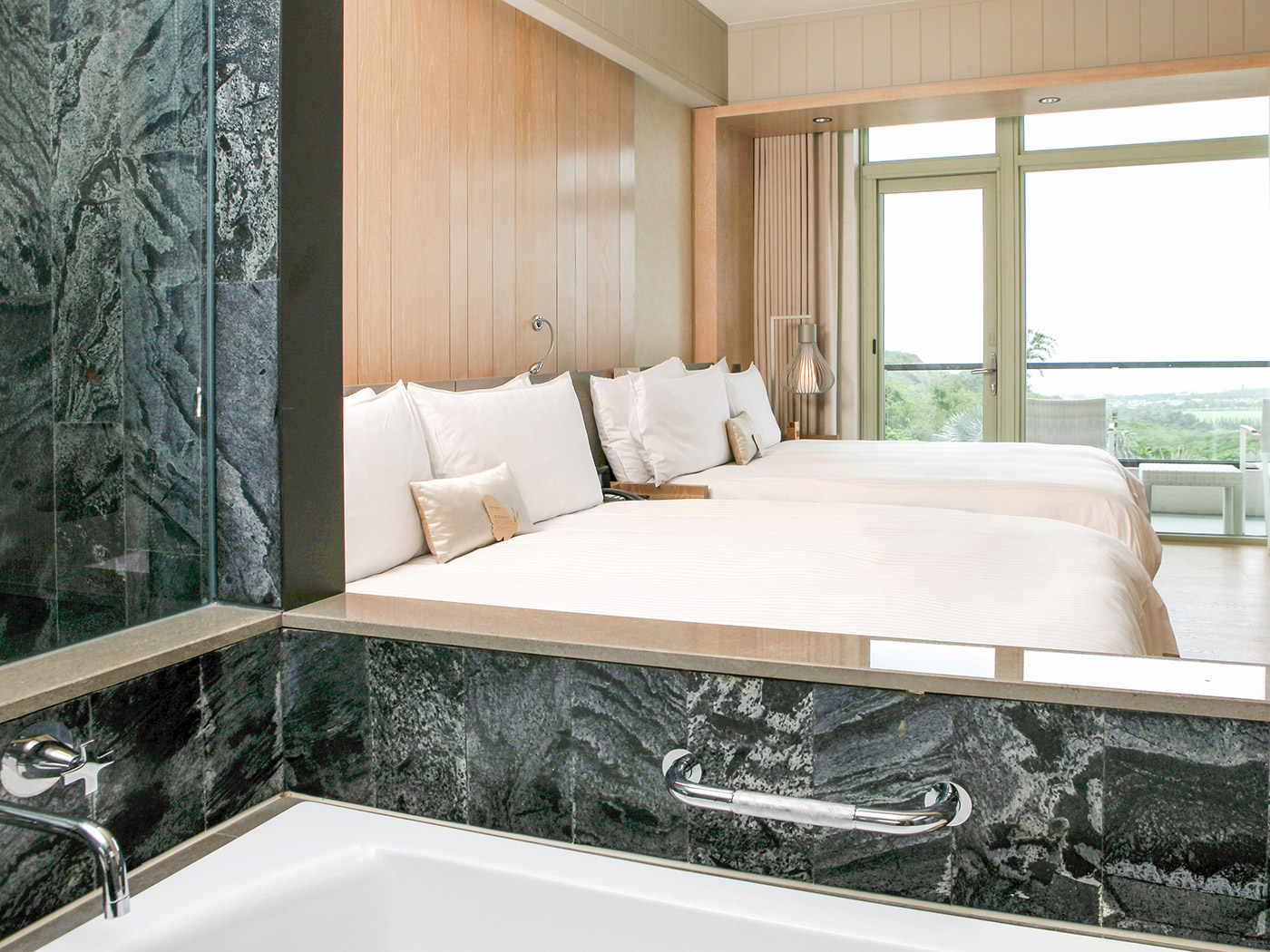 Gloria Manor Ocean View Family Room R 04