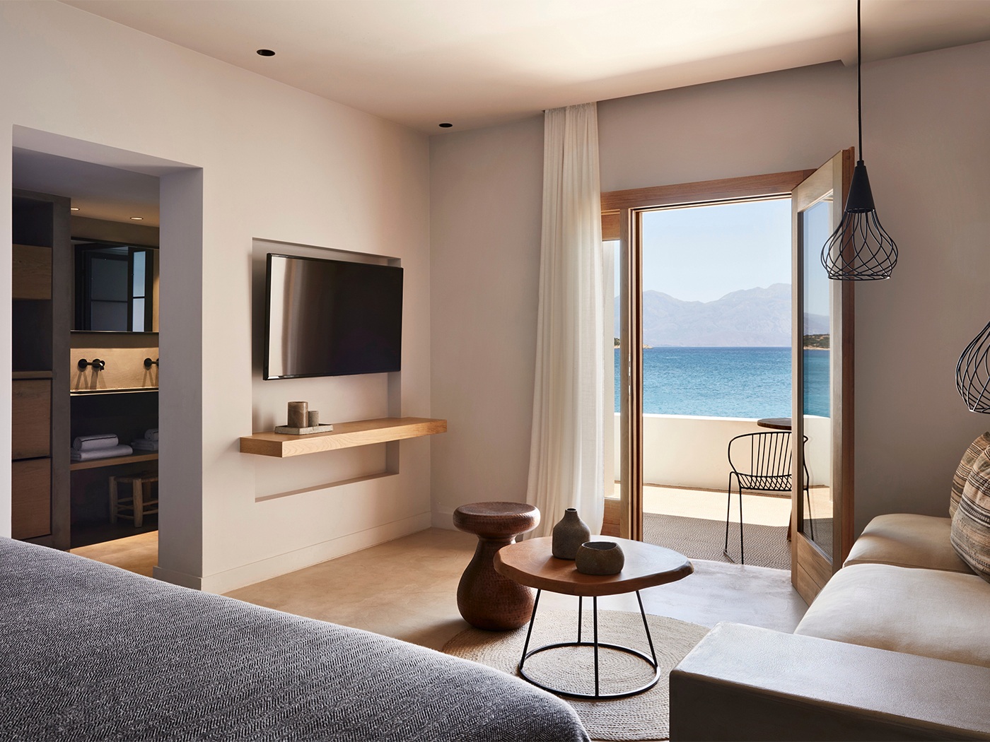 Minos Beach Superior Waterfront Bungalow V3 R 02