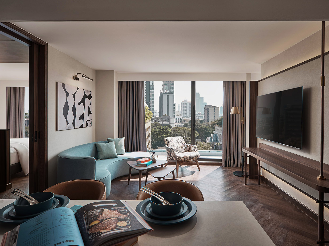 Public House Bangkok Executive Suite R V2 02