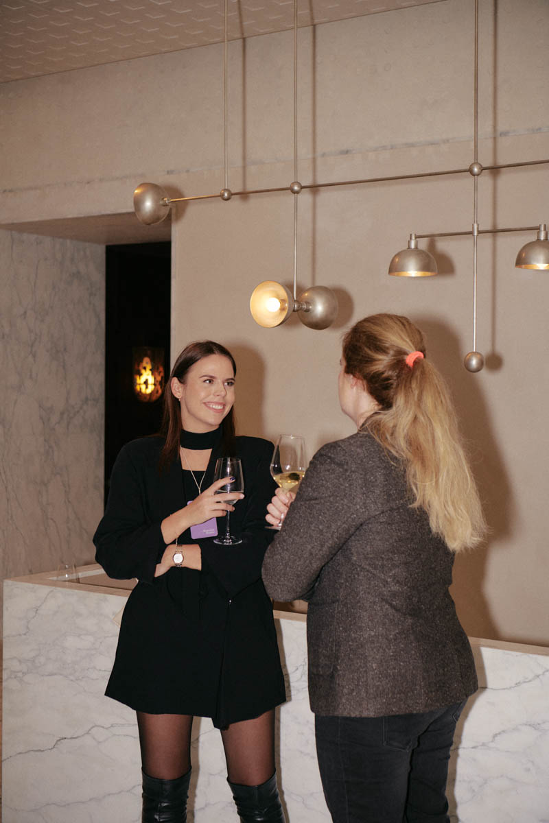 DH SALES23 CE London Apparatus 26