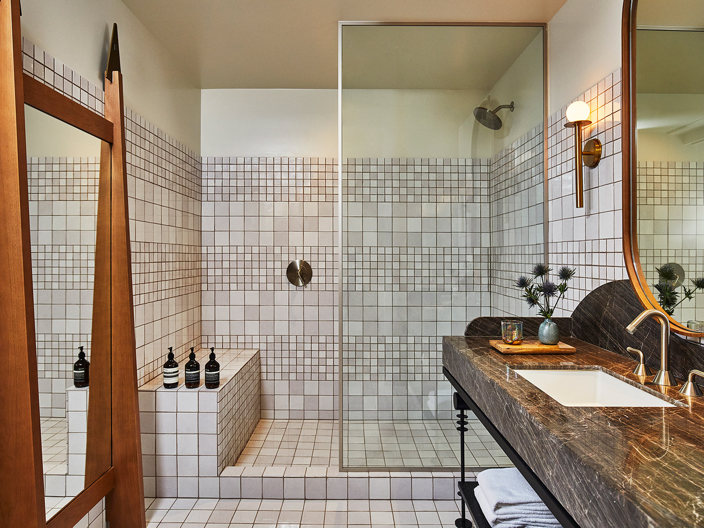 Downtown La Proper 3 Bedroom Premier Suite R 07