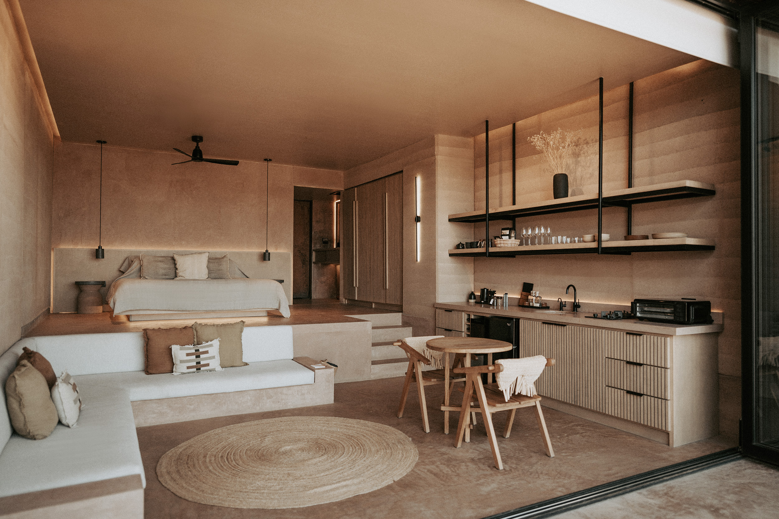 G 08 Mira Earth Studios Mexico