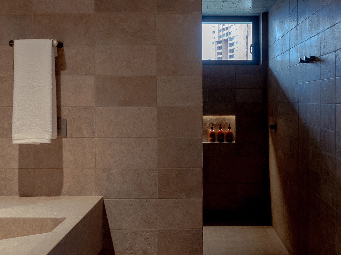 Wake Medellin Awaken Suite R 08