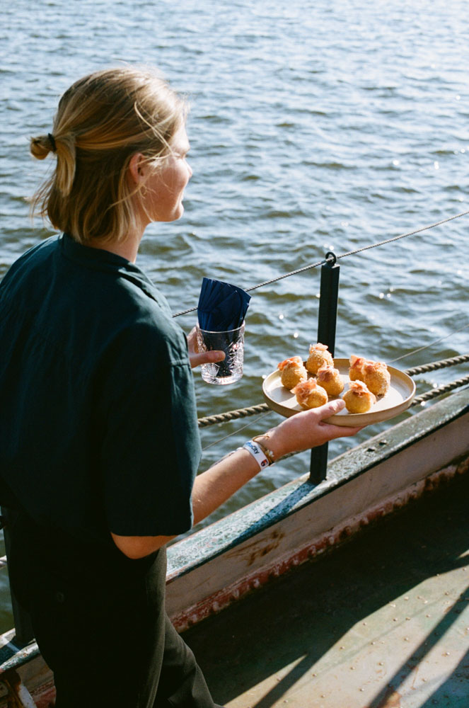 DH24 CE Amsterdam Travelpro19