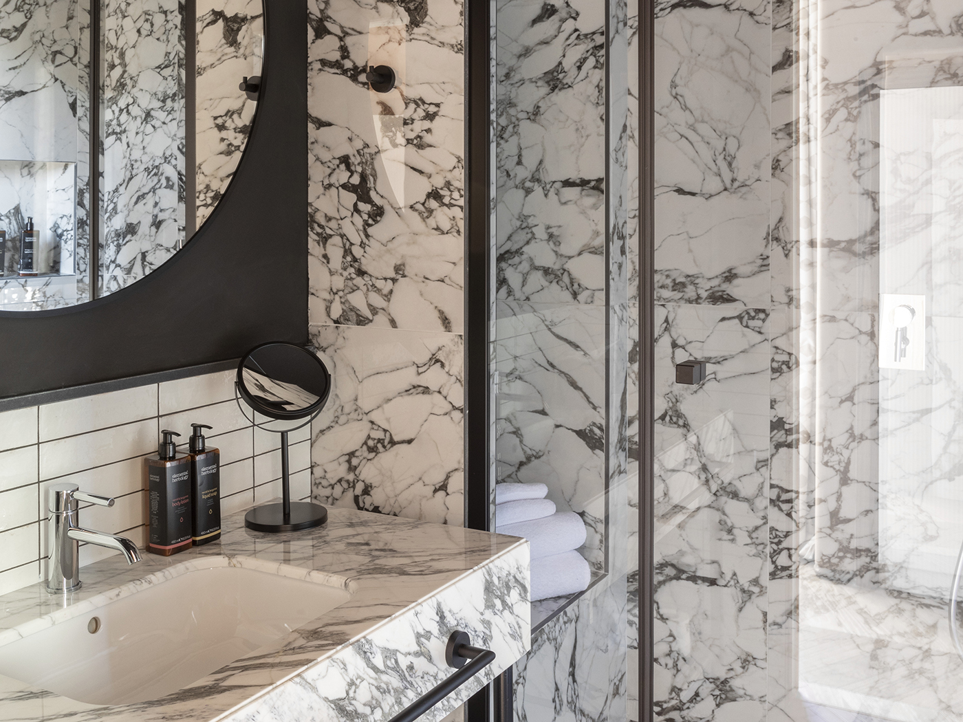 Palazzo Velabro Rome View Deluxe Suite R 06