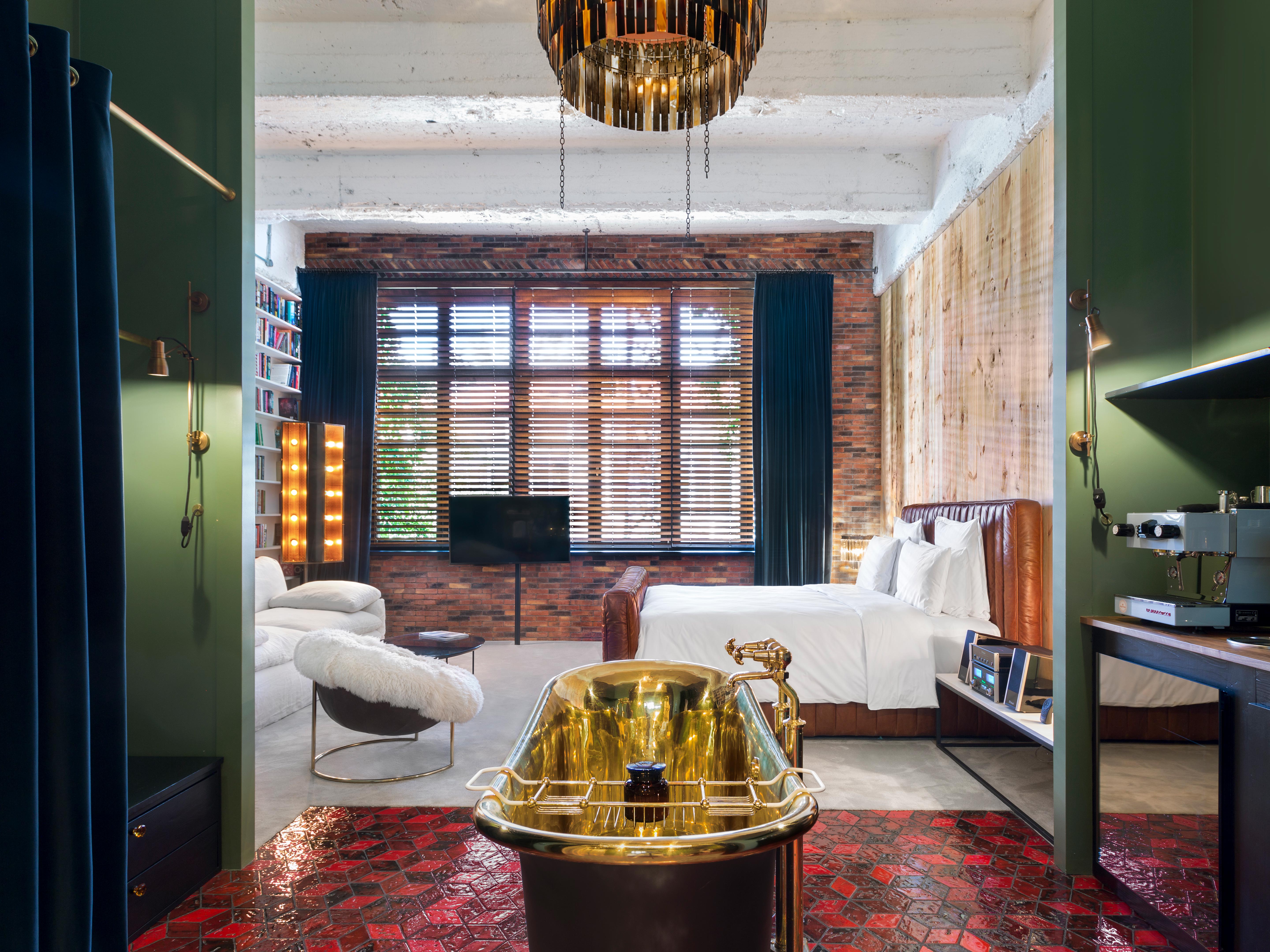 Stamba Hotel Aviator Signature Room V3 R 1