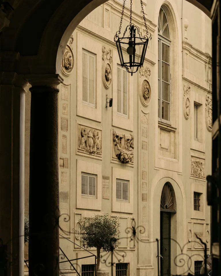 007 Elizabeth Unique Hotel Facade