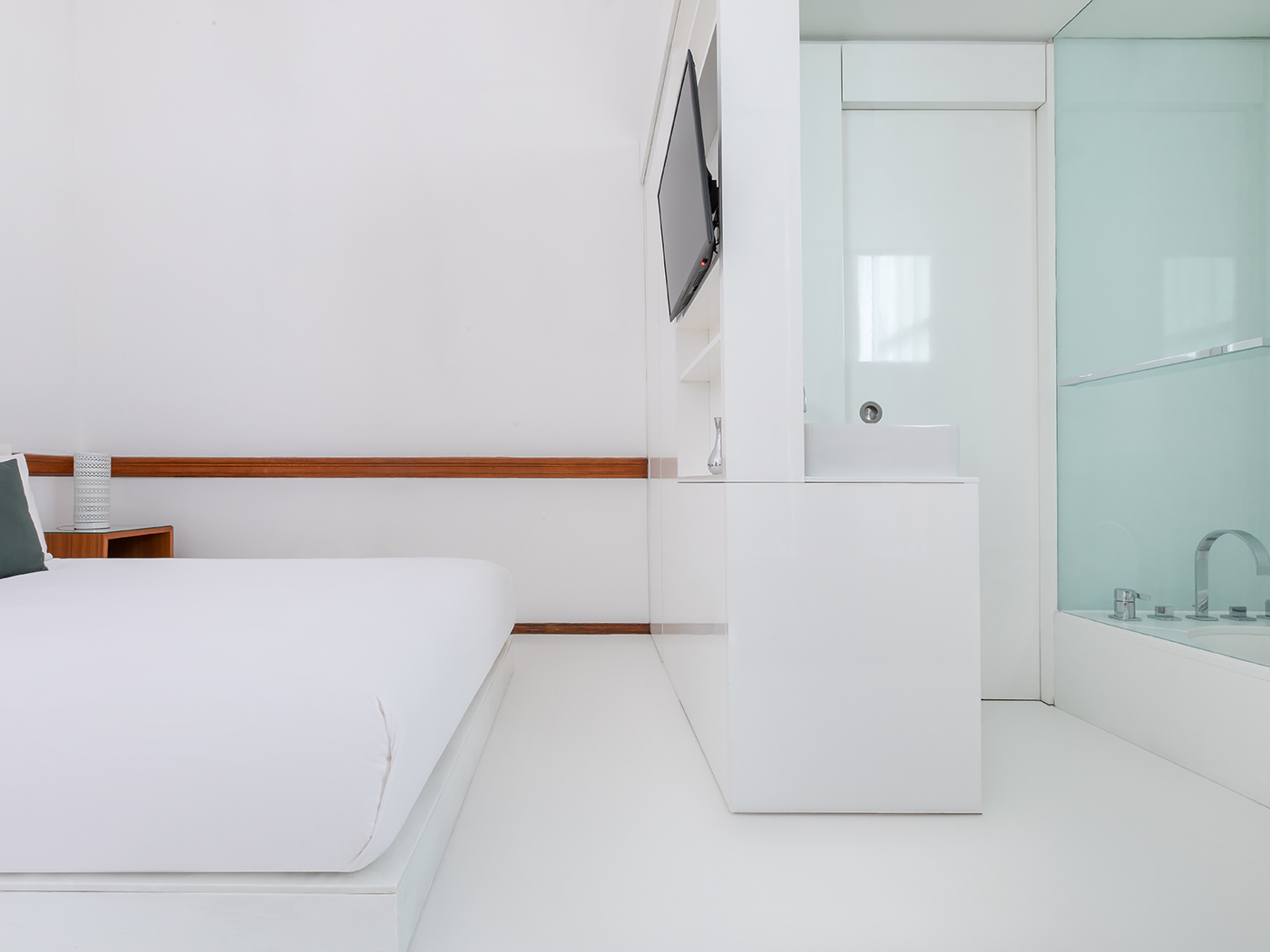 Town Hall Hotel Deluxe Double Room R 03