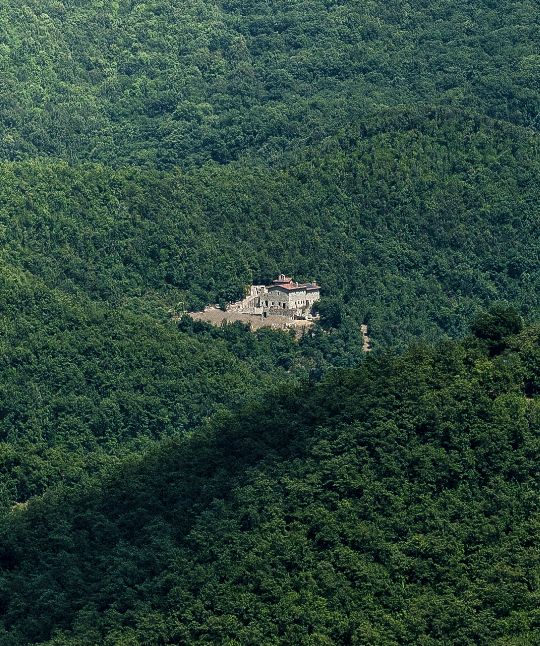 13 Hotels Enhancing Longevity Eremito Exterior Mountains Nature