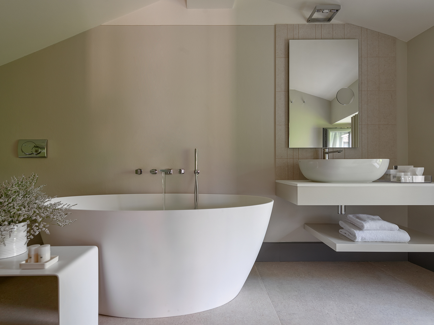 Gombithotel Two Level Suite R 05