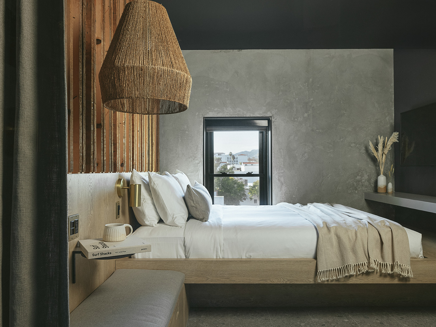 Drift Santa Barbara City View Cozy R 01