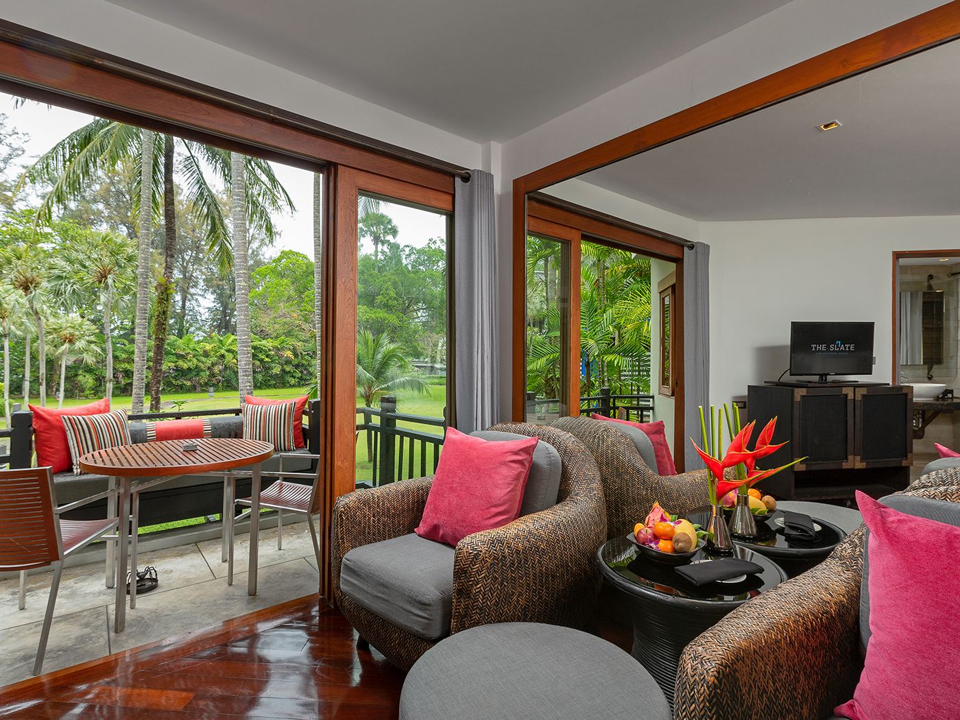 The Slate Indigo Studio V5 R 05