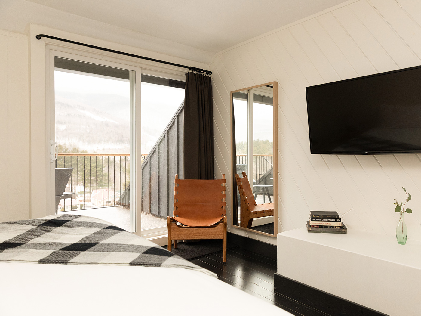 Scribners Catskill Lodge Mountain King R 04