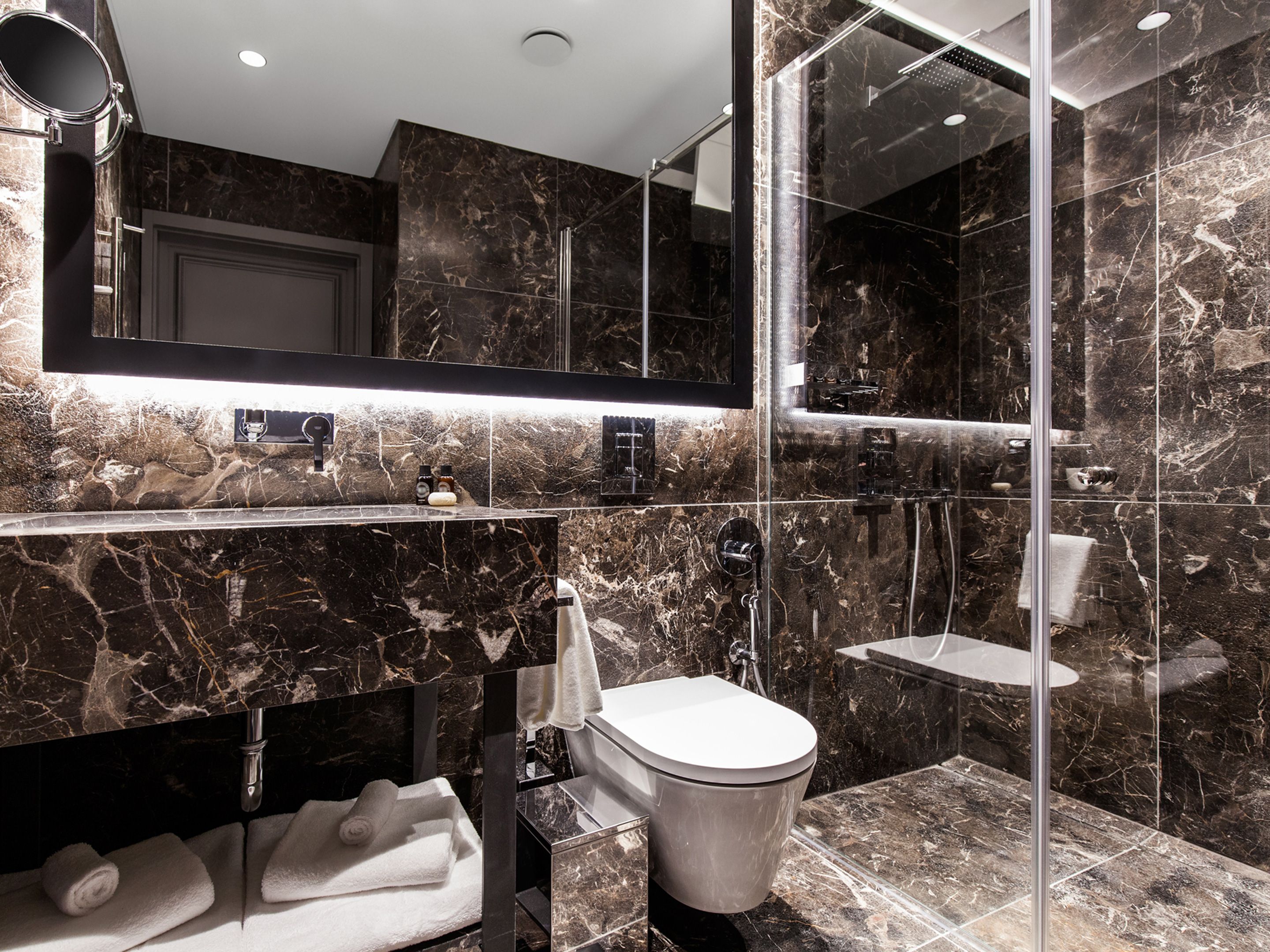 Artist's Studio Twin, Hotel Pacai