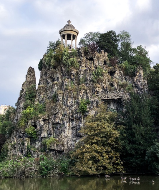 18 Destination Paris Parc De Buttes Chaumont Temple De La Sibylle