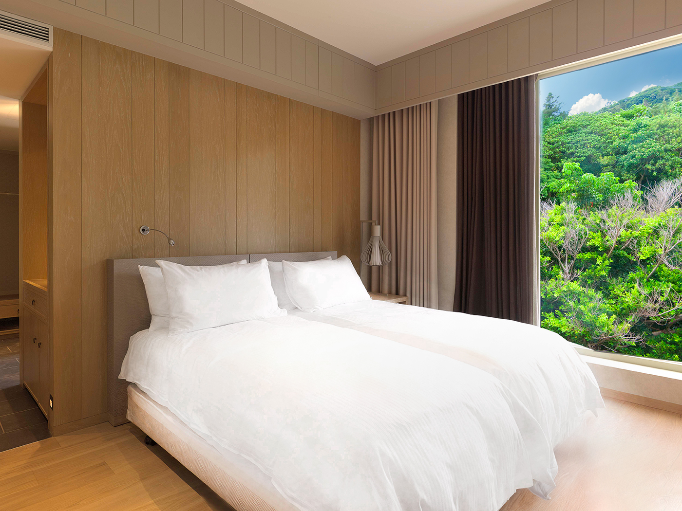 Gloria Manor Garden Room V2 R 2